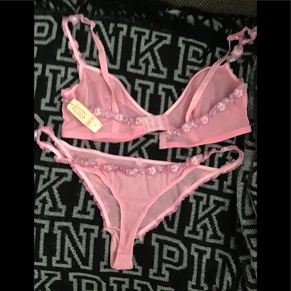 Bra Set - Picture 2 of 2